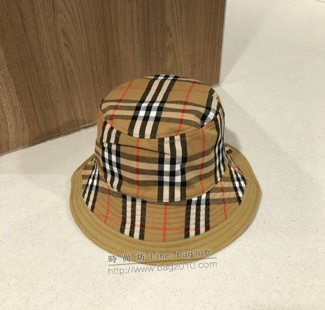 Burberry男女同款帽子 巴寶莉2021新款格子拼接純棉漁夫帽遮陽帽  mm1575